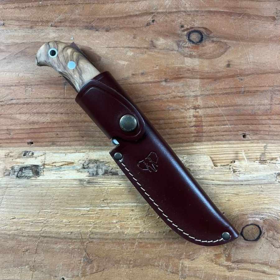Cudeman 146-L bushcraft- og jagtkniv, fastbladet med oliventræskaft, fremstillet i Spanien.