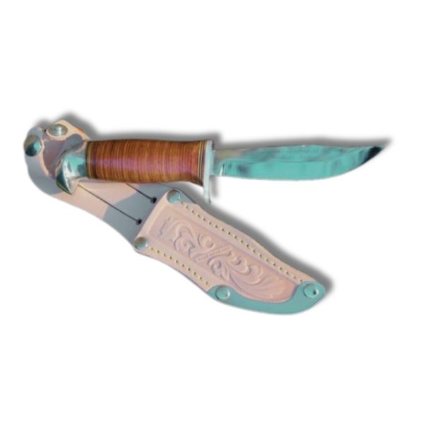 Iisakki Järvenpää Kolkka Scout Knife – klassisk spejderkniv med skarp stålklinge og ergonomisk træskaft, designet til friluftsliv og spejderbrug.